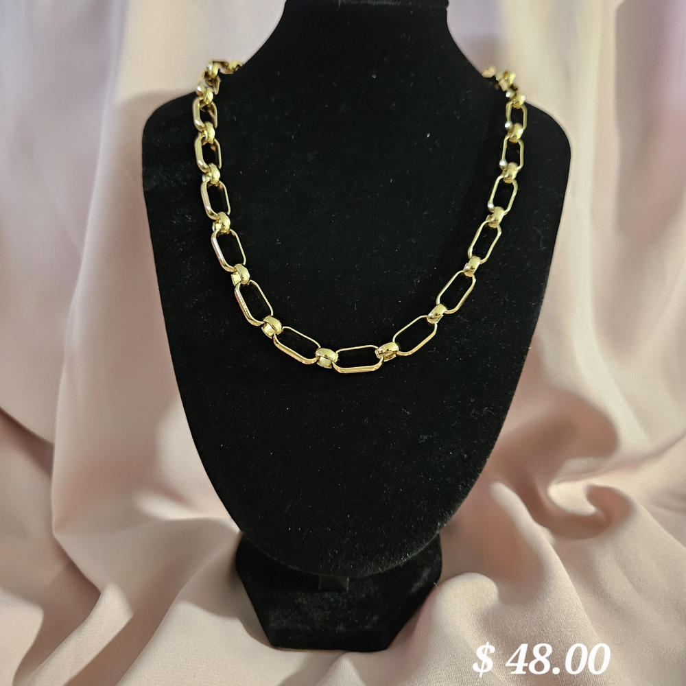 Elegant Gold Chain Necklace